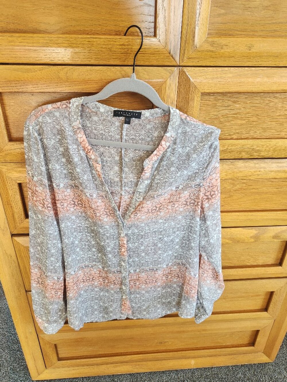 Sanctuary Floral Print Button Front Top | Size L| Gray, Coral multi color